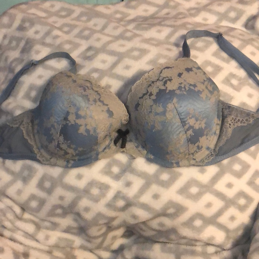 👜Bundle 3/$40 36DD Victoria secret bra
